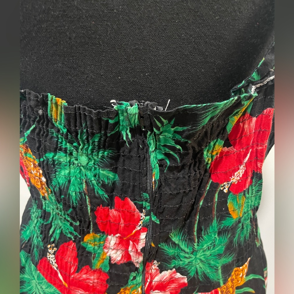 Gorgeous Tiki Dress!
🌺 - Picture 4 of 6